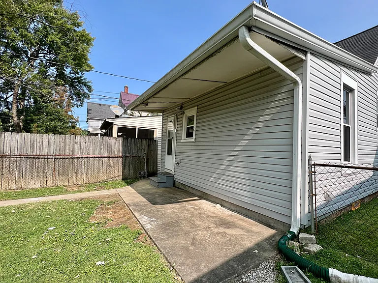 1813 E Elm St — Photo 15