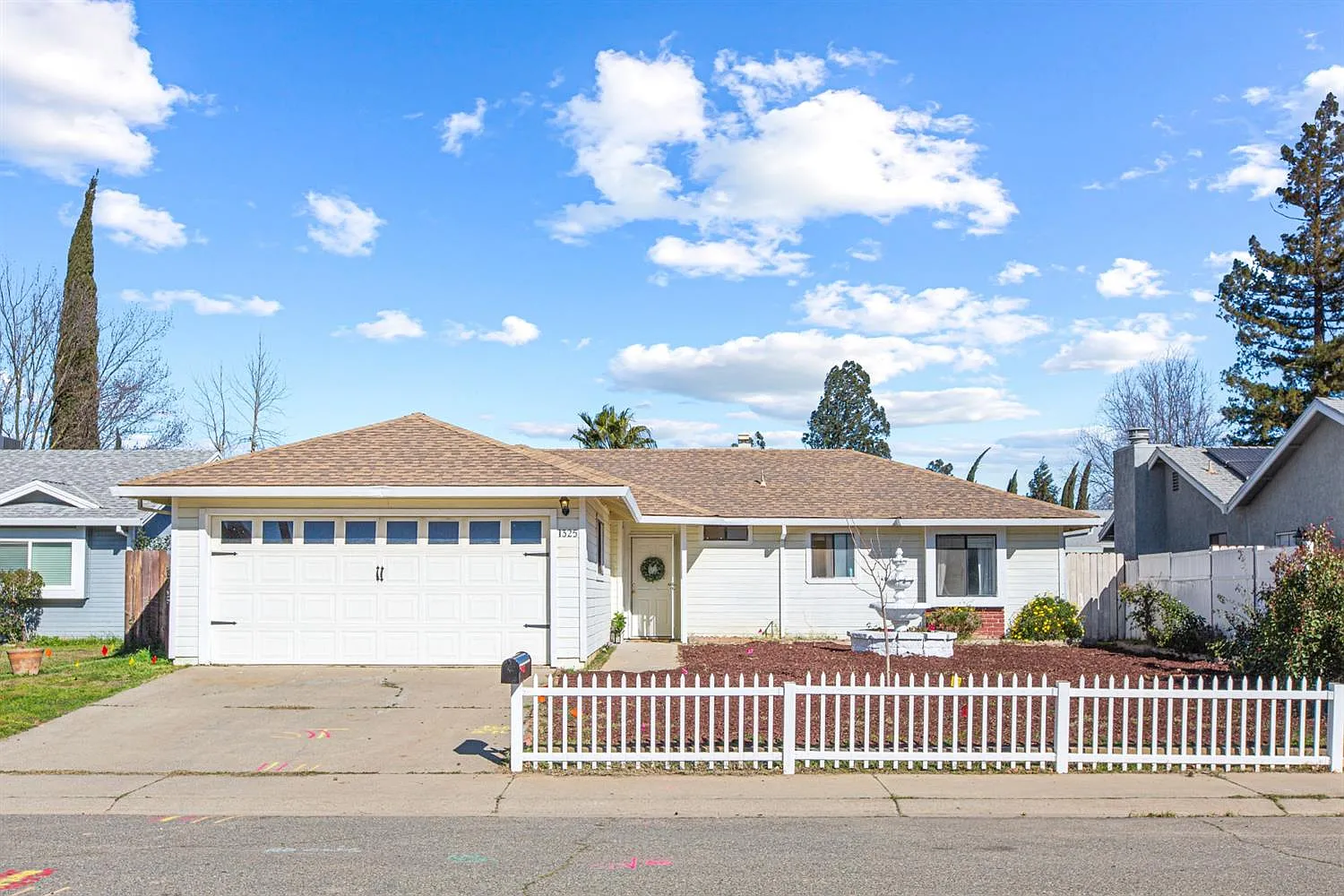 1325 Gavin Dr photo 1