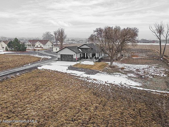 3rd image of 67190 Sunnyside Rd