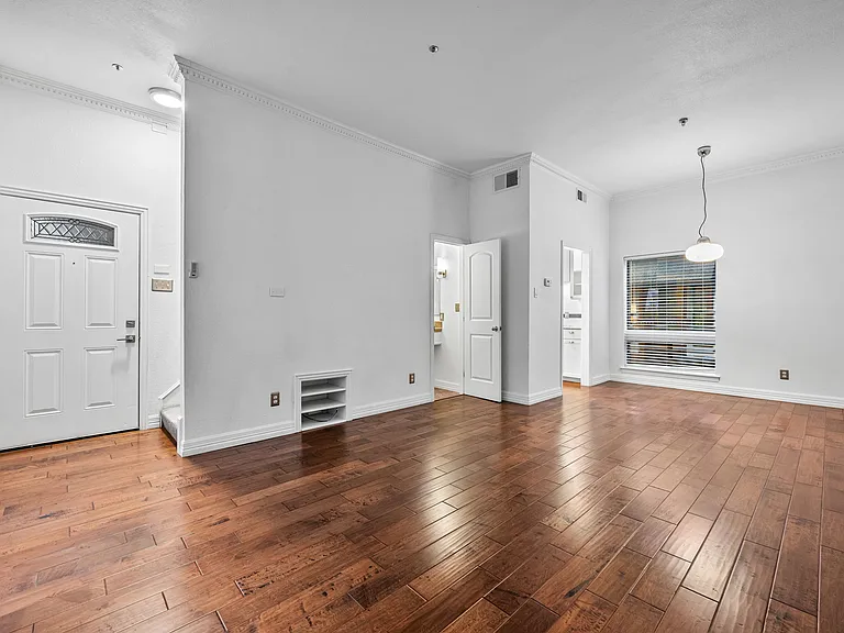 4334 Buena Vista St #A — Photo 8