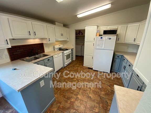3rd image of 161 N Johnson St