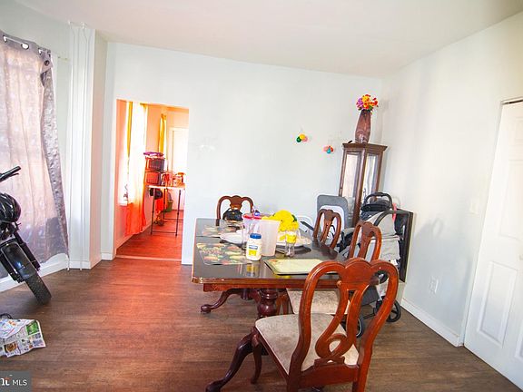 4th image of 219 Park Ln