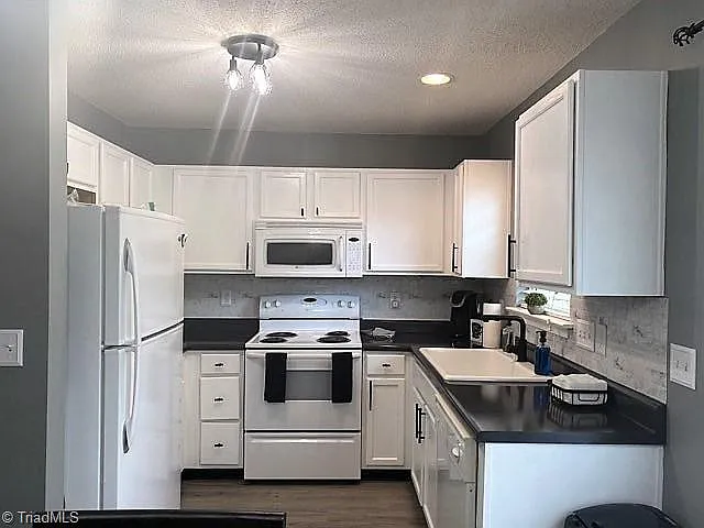 2 bed, 1.5 bath, 980 sqft, $1,500 — Photo 3
