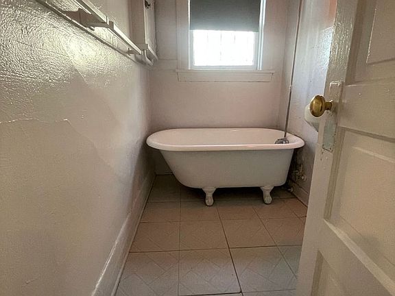 5th image of 17 Ozone Ave #3