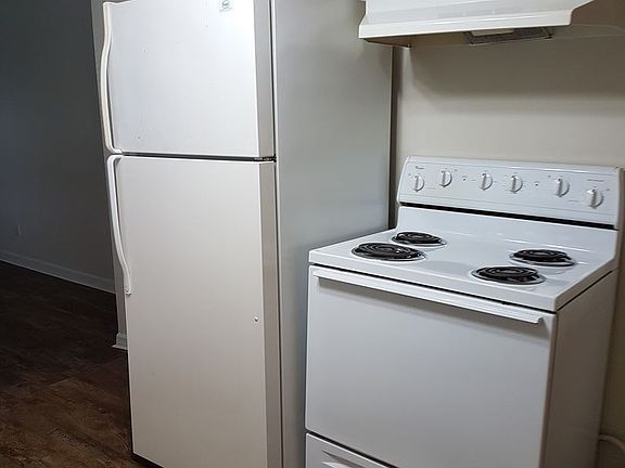 4th image of 220 Ogle Ave