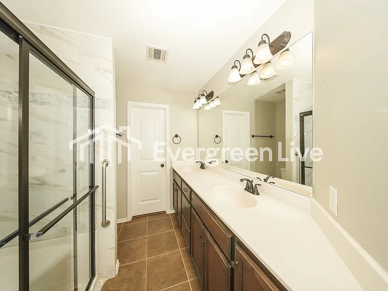10701 SE 26th St — Photo 13