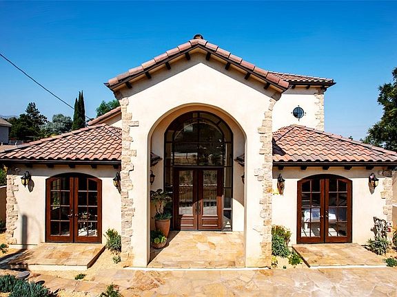 3rd image of 6956 La Presa Dr