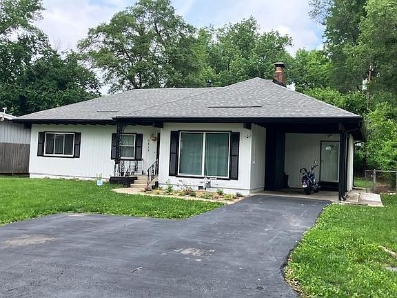 3rd image of 6416 Roswell Ave