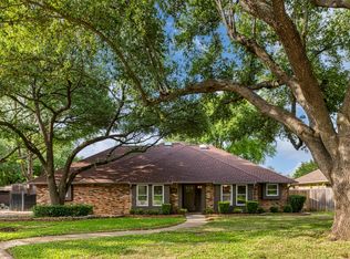 2104 Riverforest Ct, Arlington, TX 76017