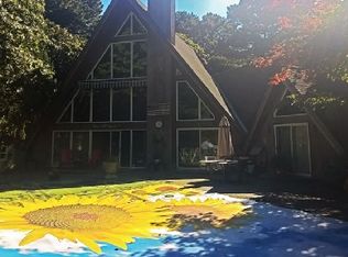 245 Old Canoe Place Rd E, Southampton, NY 11968