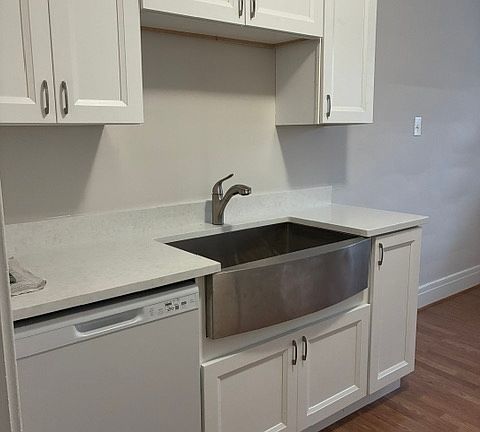 4th image of 215 Ridgeway Rd APT 2
