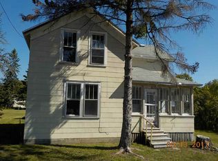 1318 Mackinaw Ave, Cheboygan, MI 49721