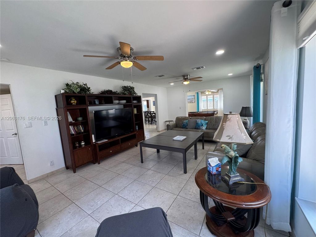 1660 NE 25th Ave, photo 9