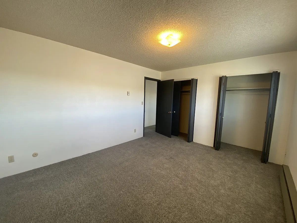 Building Photo - 920 Elk St