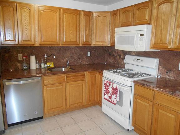 2nd image of 2847 42nd St
