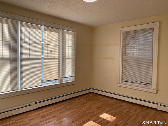 3rd image of 134 Chestnut Avenue