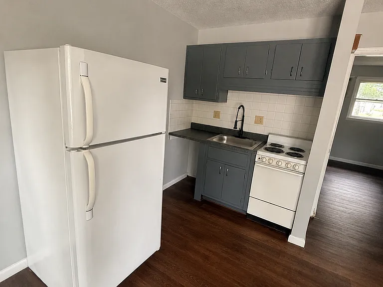 1301 W 14th St — Photo 3
