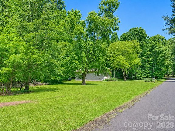 3rd image of 625 Stillwater Ct
