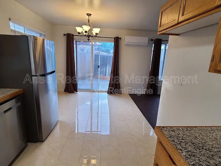 2141 SW Quartz Ave — Photo 7
