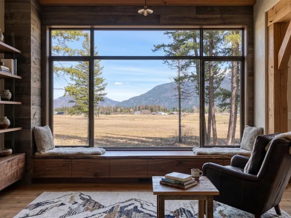 250 Patriots Ln, Columbia Falls, MT 59912