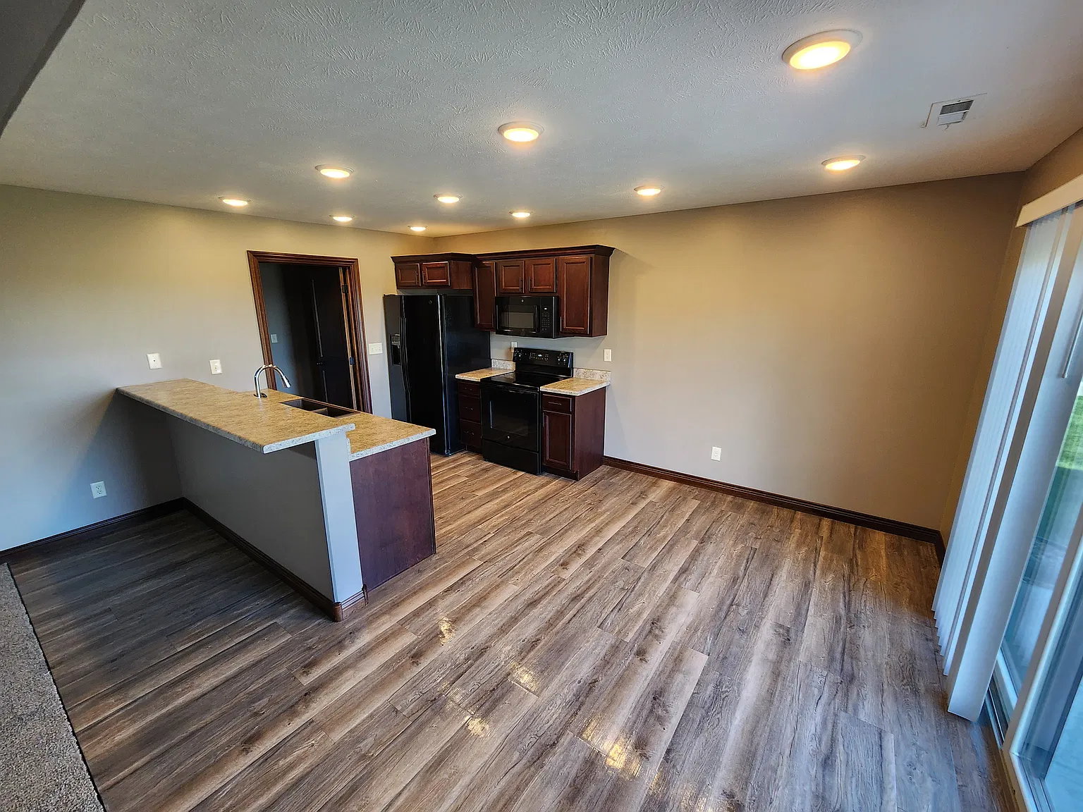 2 bed, $1,700 — Photo 3