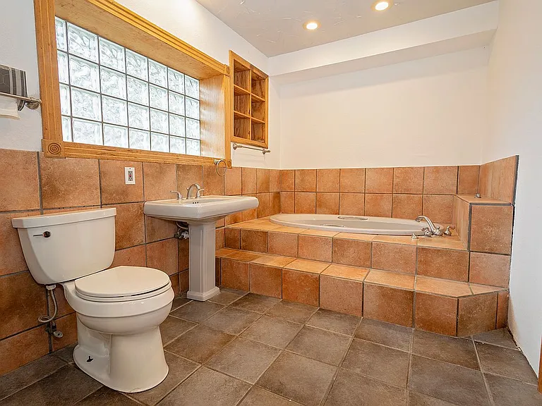 6033 Rio Vista Ave — Photo 8