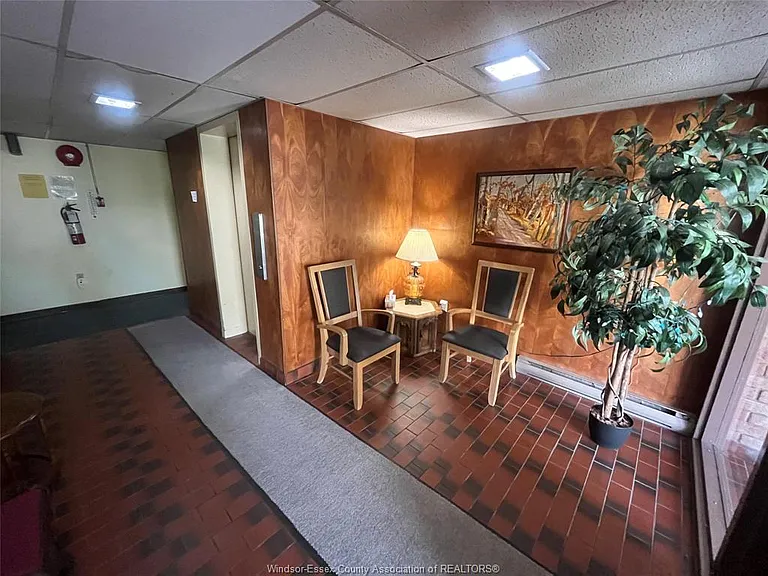 26 Alice St N #405 — Photo 5