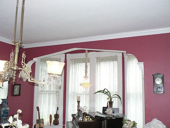Dinningroom w/music space