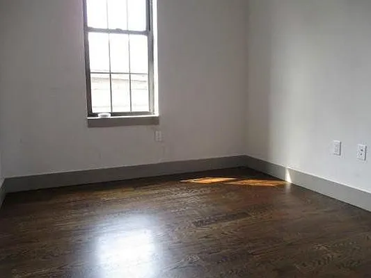 Rented by Evergreen Apartments BK | media 39