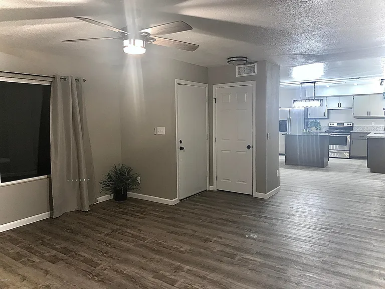 812 N 86th Pl — Photo 8