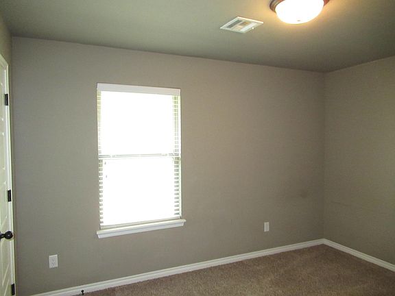4th image of 9417 NW 87th Pl