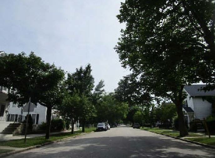 2nd image of 435 Saint Louis Ave