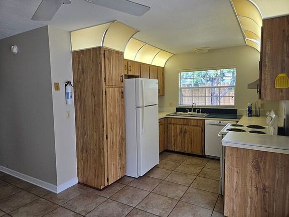 4th image of 1666 Tremont Ln