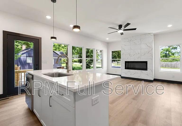 2400 Buchanan St #2400B — Photo 13