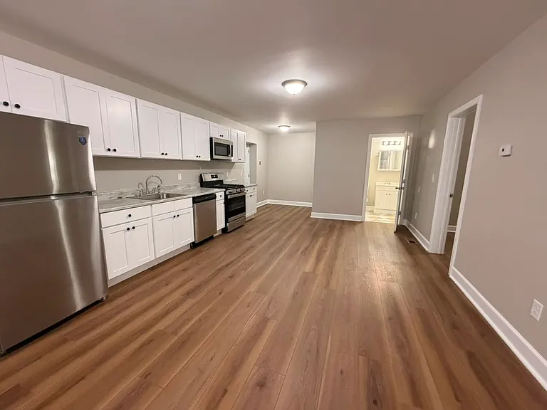 151 Howard Ave #1L — Photo 4