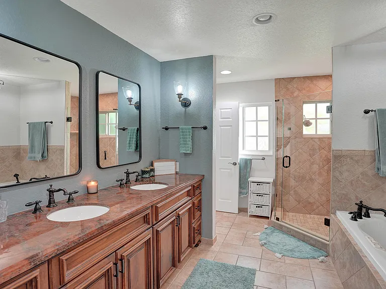 12213 Melissa Way — Photo 25