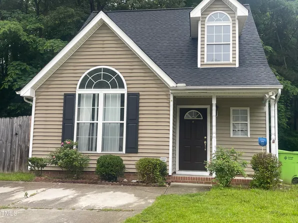 4437 Valley Cove Ct, Raleigh, NC 27616