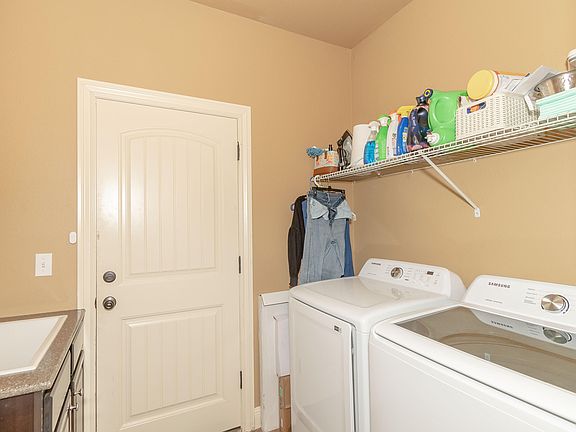 5th image of 5084 Raintree Cir