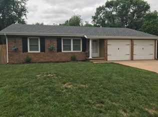 8 N Gayle Ct, Valley Center, KS 67147