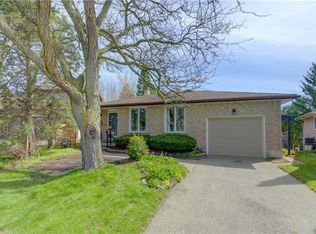 18 Ripley Cres, Kitchener, ON N2N1V4