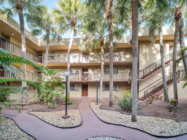 10835 SW 112th Ave APT 117, Miami, FL 33176