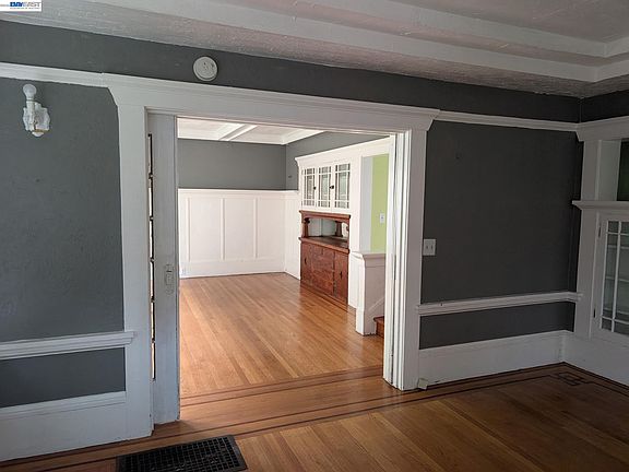 3rd image of 3873 West St