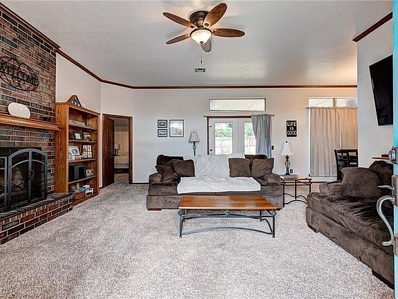 5th image of 13105 Cloverleaf Ln