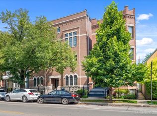 2338 W Roscoe St #2W, Chicago, IL 60618