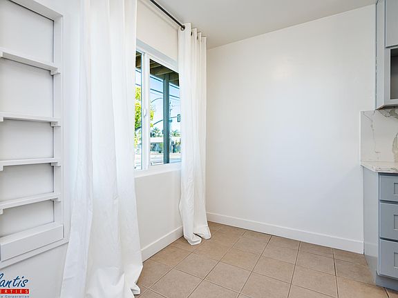 5th image of 990 E Taylor St #5
