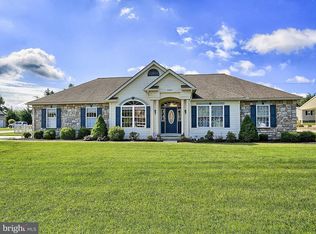 6063 Jennifer Ln, Spring Grove, PA 17362