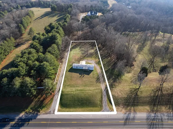 1888 New Lewisburg Hwy, Columbia, TN 38401