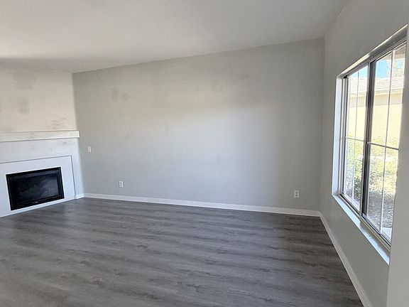 4th image of 13777 Clear Valley Rd
