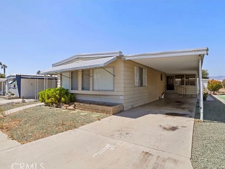 640 San Jose Dr — Photo 2