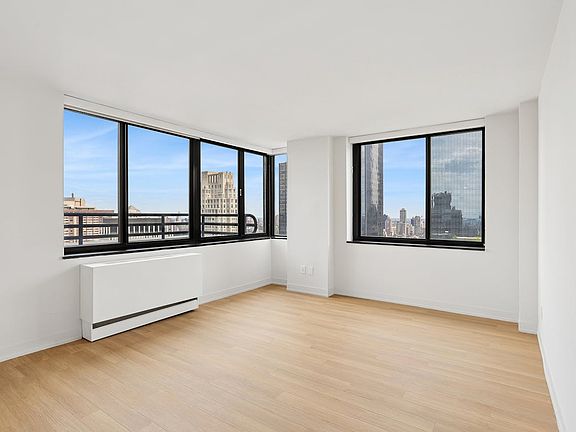 4th image of Columbus Cir #S44d